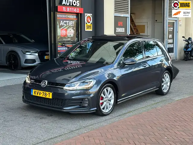 2017 Volkswagen Golf in Blue for sale