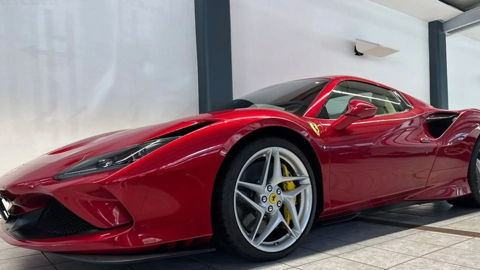 Ferrari F8 Spider Rojo - 2