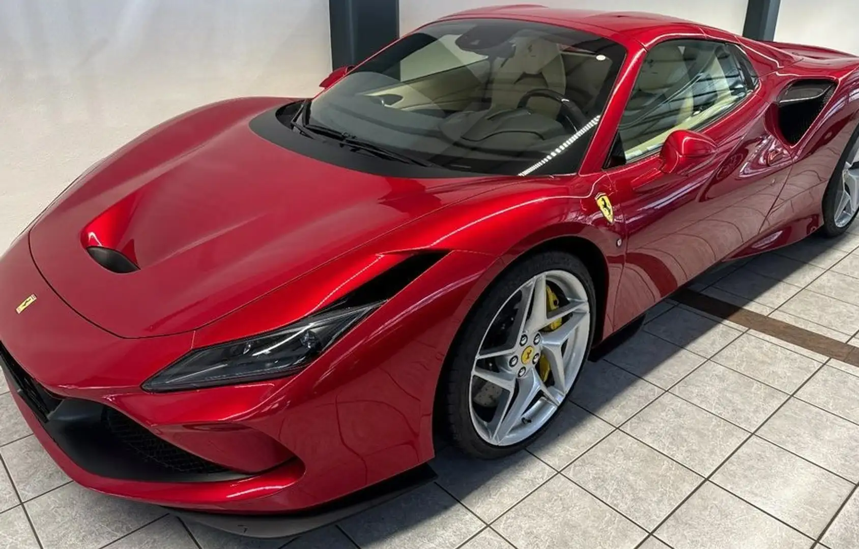 Ferrari F8 Spider Rojo - 1