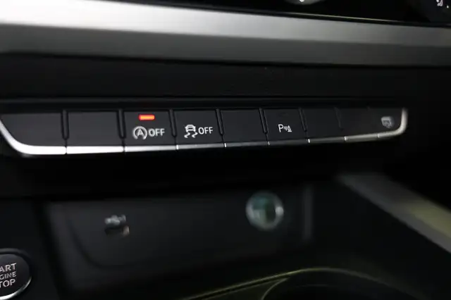 Audi A4 view 26