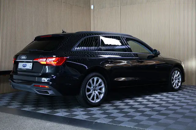 Audi A4 view 5