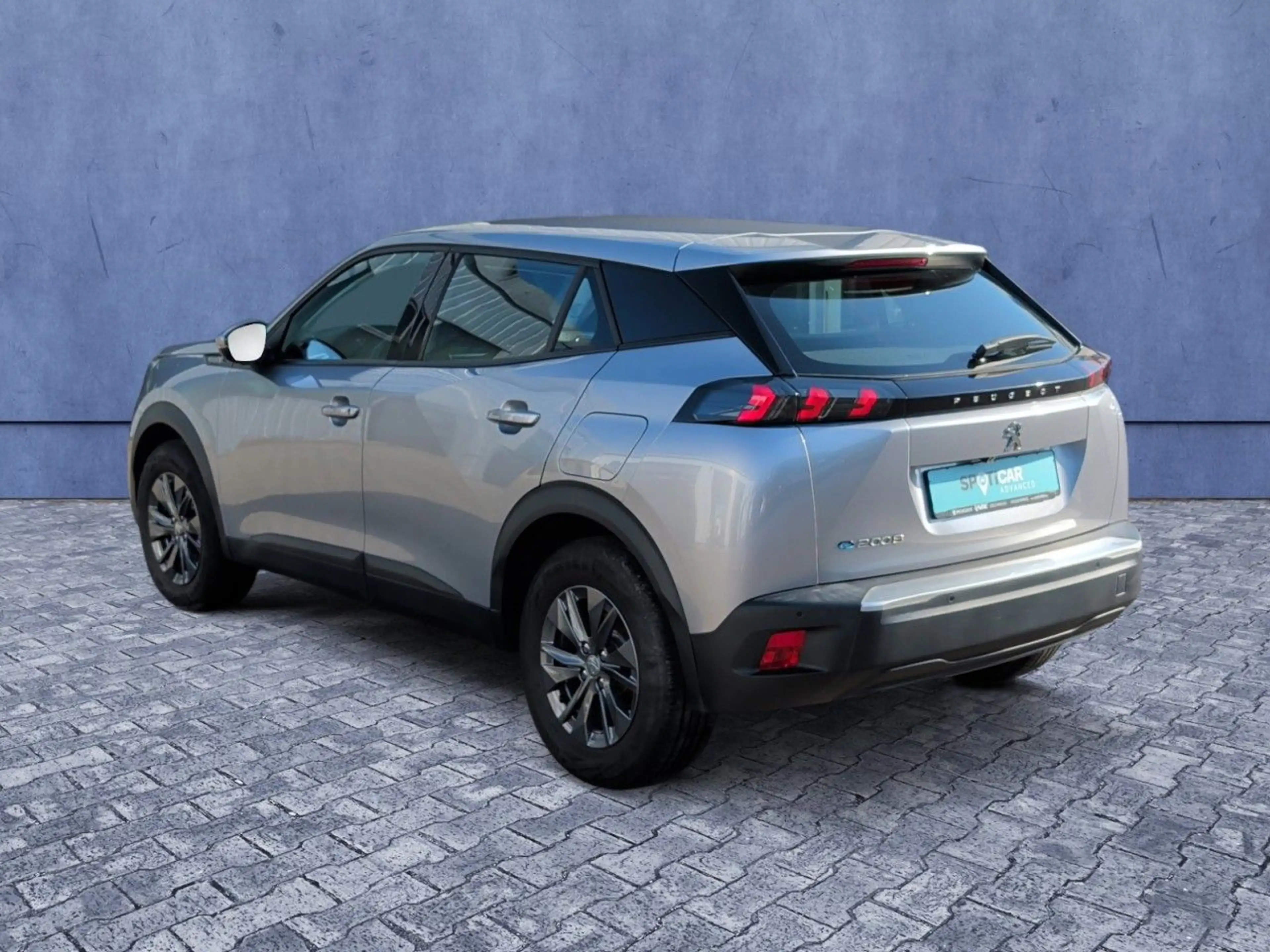 Peugeot 2008 -e Active Pack Aut+Sitzhzg+Einparkhilfe+DAB — photo 4