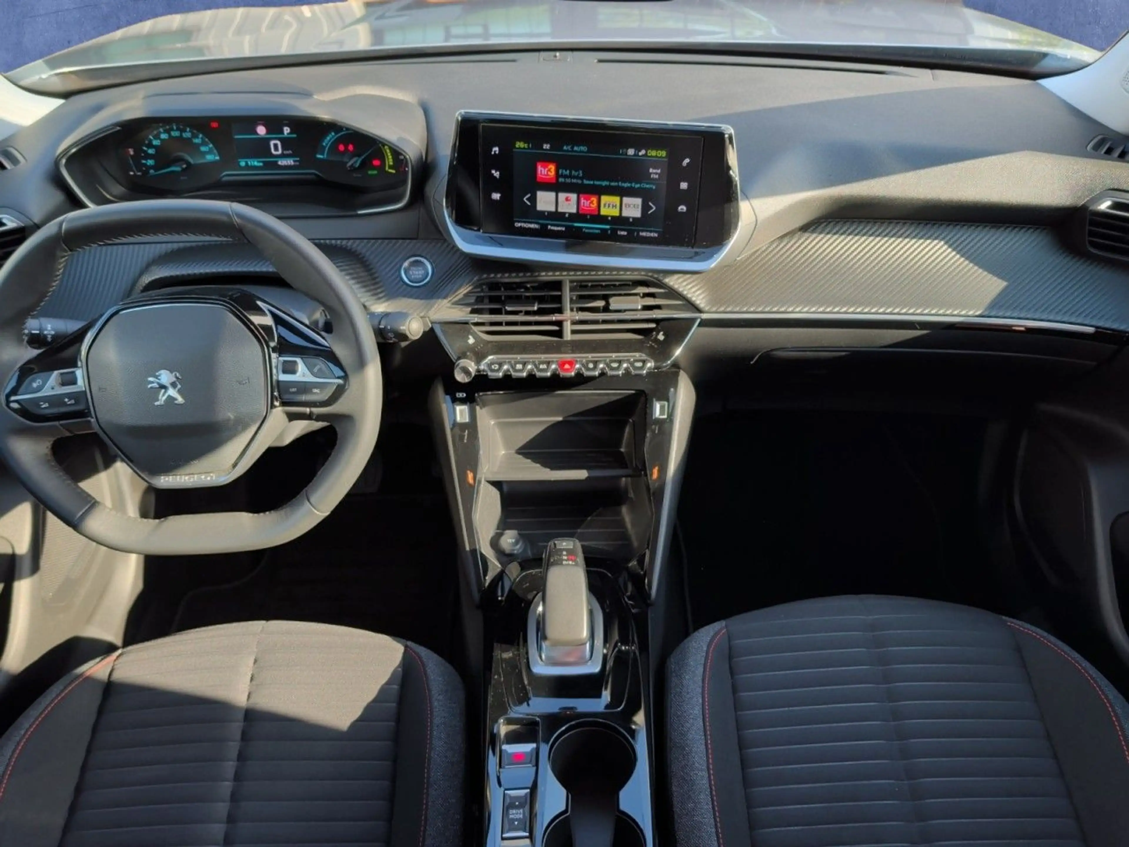 Peugeot 2008 -e Active Pack Aut+Sitzhzg+Einparkhilfe+DAB — photo 15