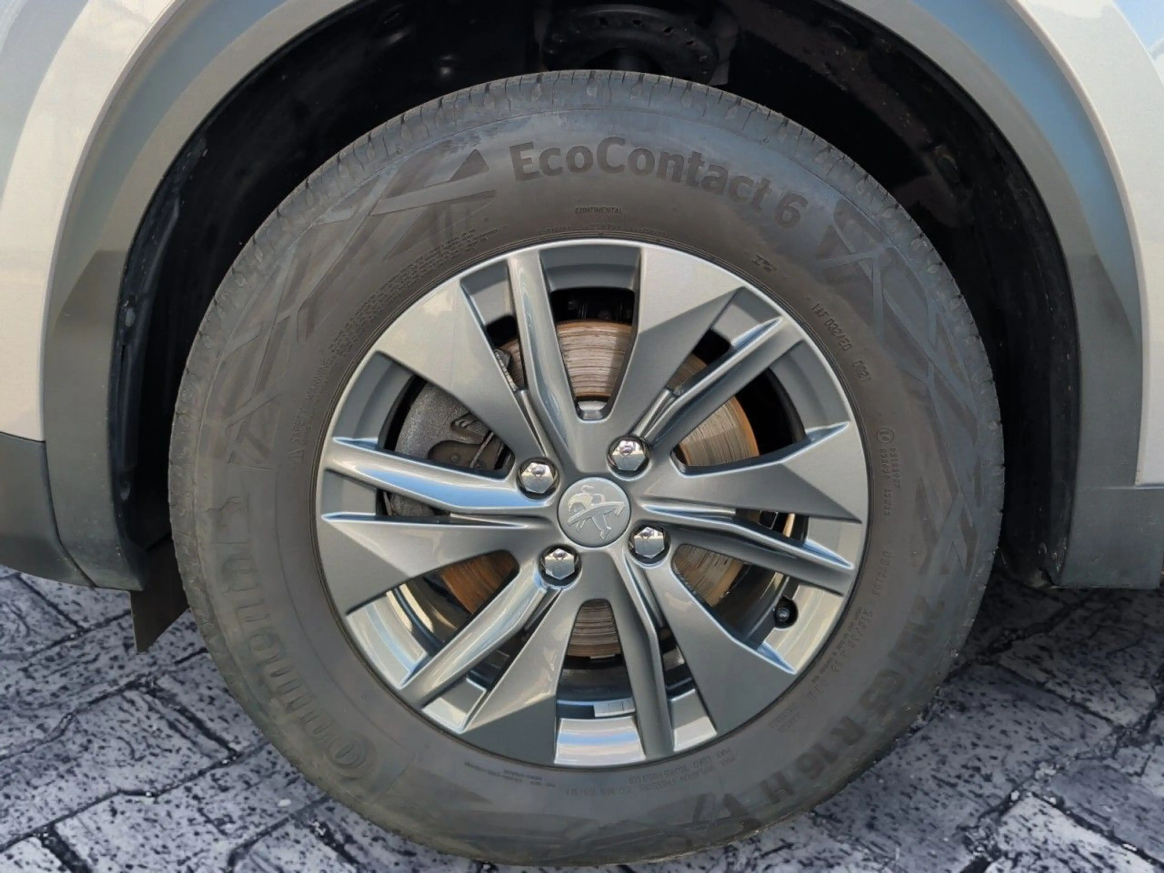 Peugeot 2008 -e Active Pack Aut+Sitzhzg+Einparkhilfe+DAB — photo 11