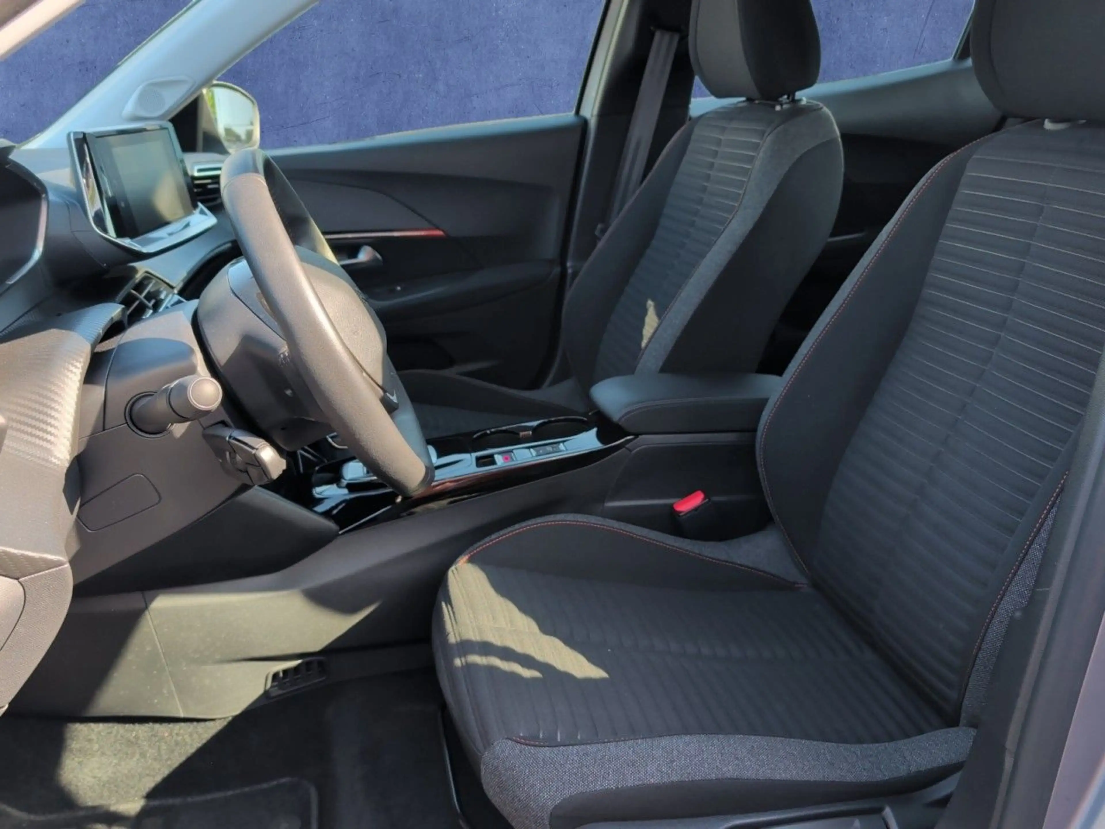 Peugeot 2008 -e Active Pack Aut+Sitzhzg+Einparkhilfe+DAB — photo 13