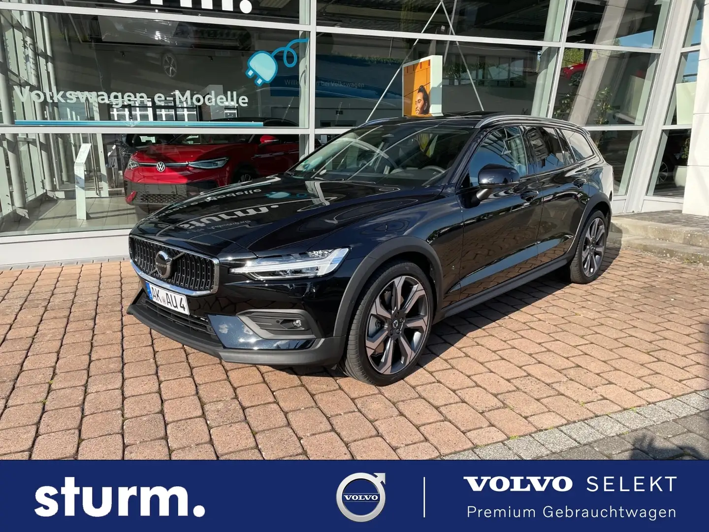 Volvo V60 CC Cross Country Plus B5 AWD *Pano, 360°, Licht-P Schwarz - 1