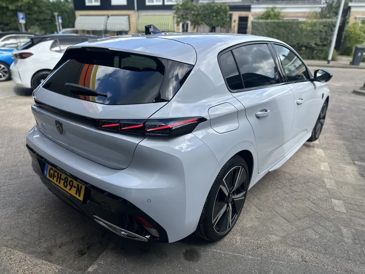 Peugeot 308 1.2 PureTech GT Automaat Leder/Alcantara/Camera/EC Wit - 2