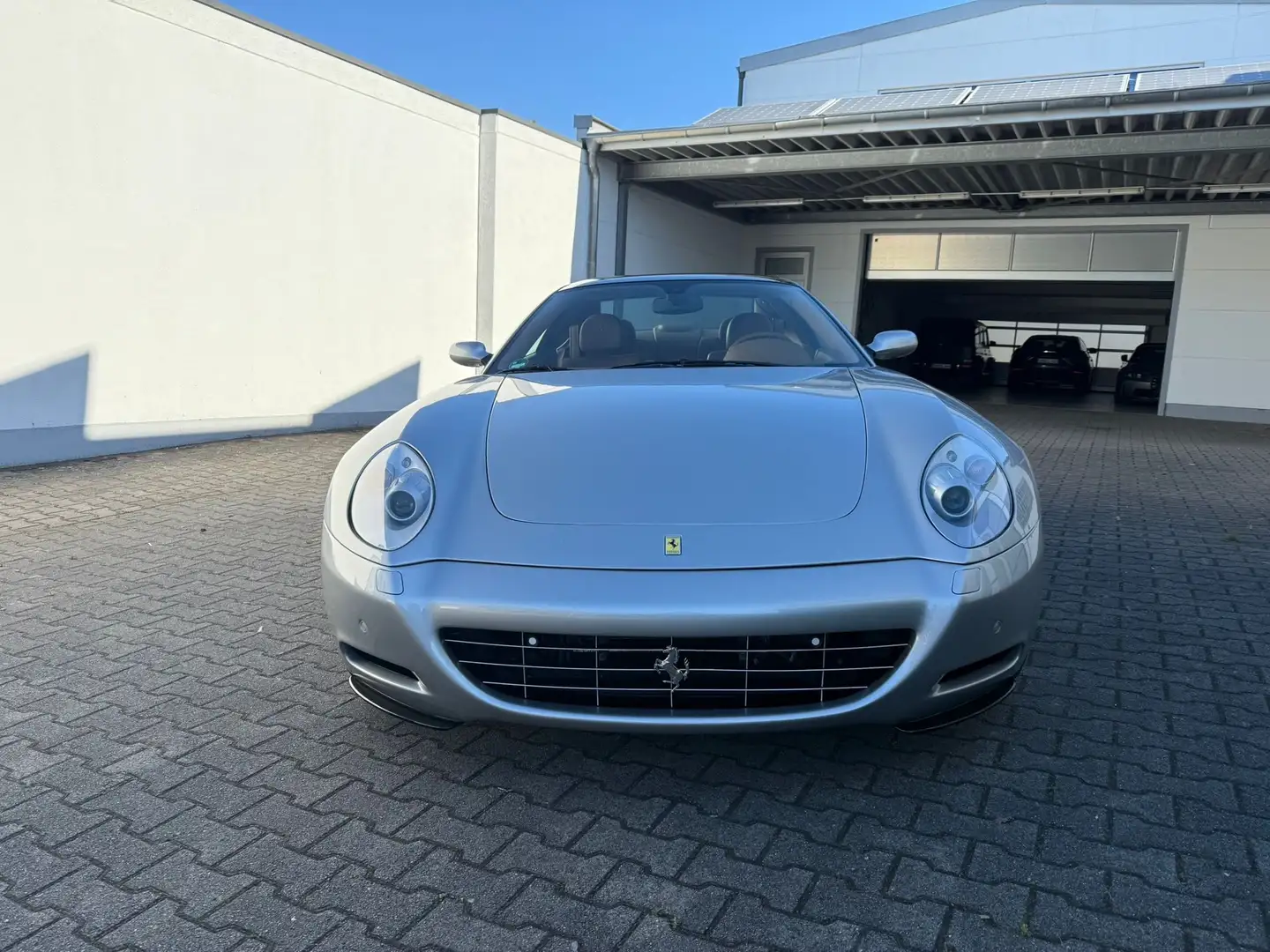 Ferrari 612 Scaglietti F1 one to One Zilver - 2