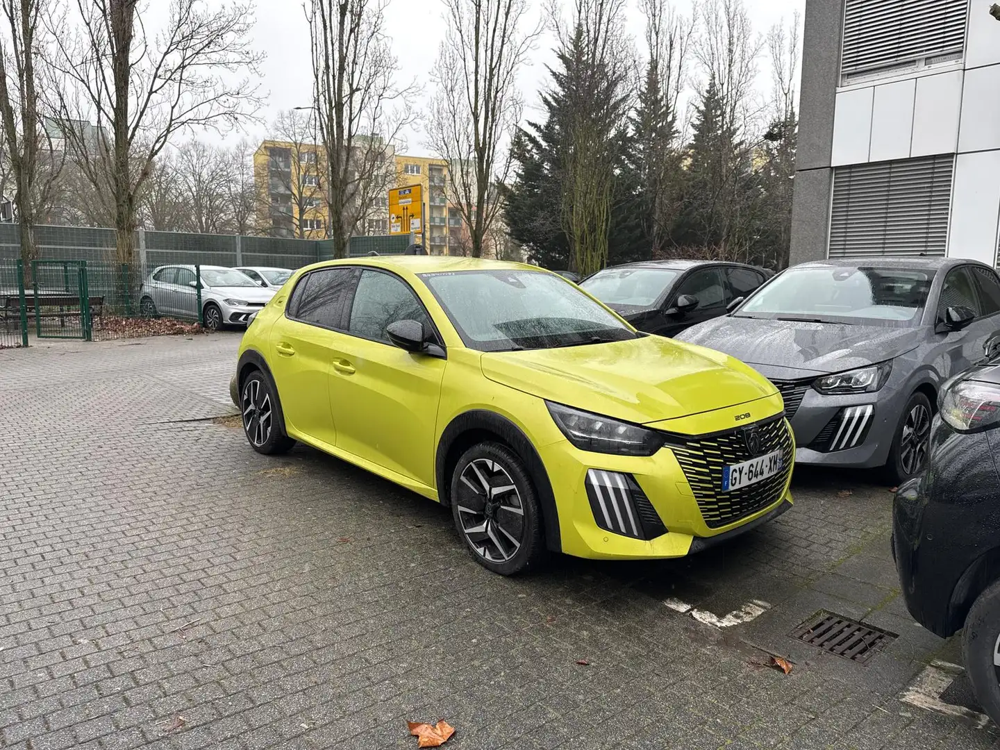 Peugeot 208 GT PureTech 100 S&S Navi+LED+R-Kam+DAB+PDC+V Gelb - 1