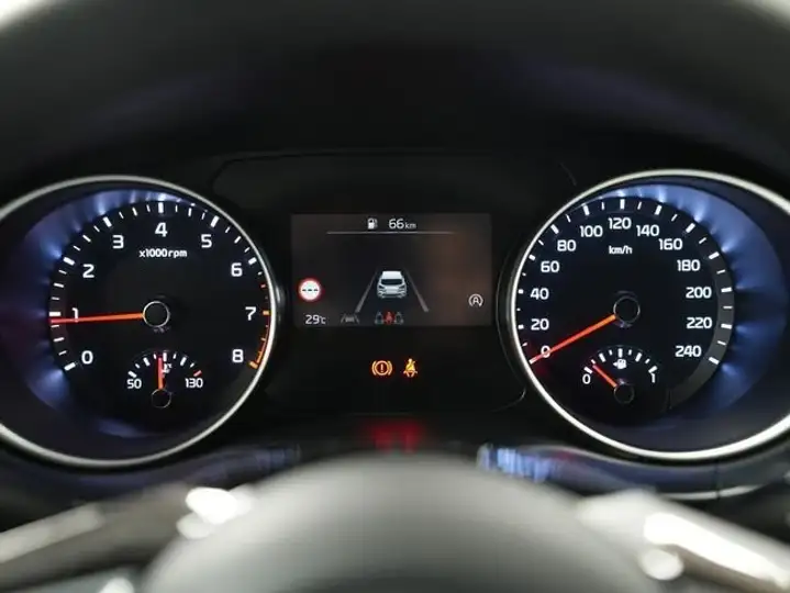 Kia XCeed 2025, foto 13