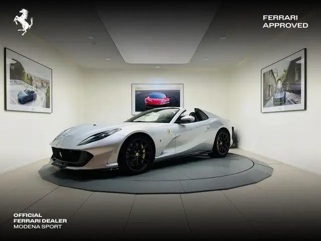 Ferrari 812