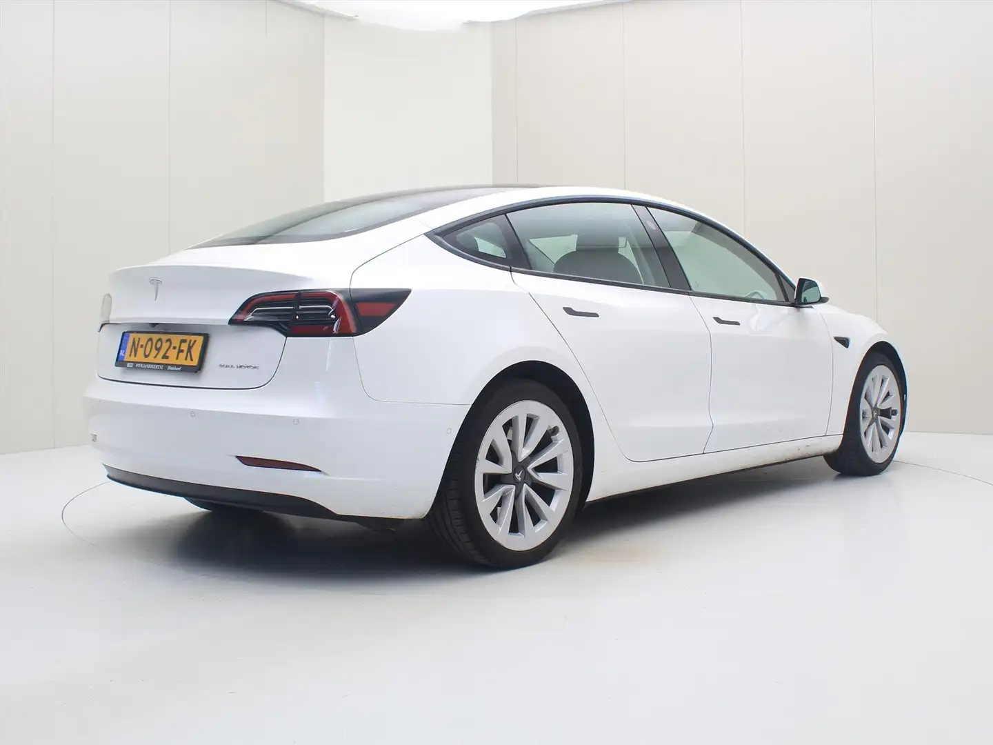 Tesla Model 3 Long-Range AWD 351pk 75 kWh FACELIFT [ WARMTEPOMP+ Wit - 2