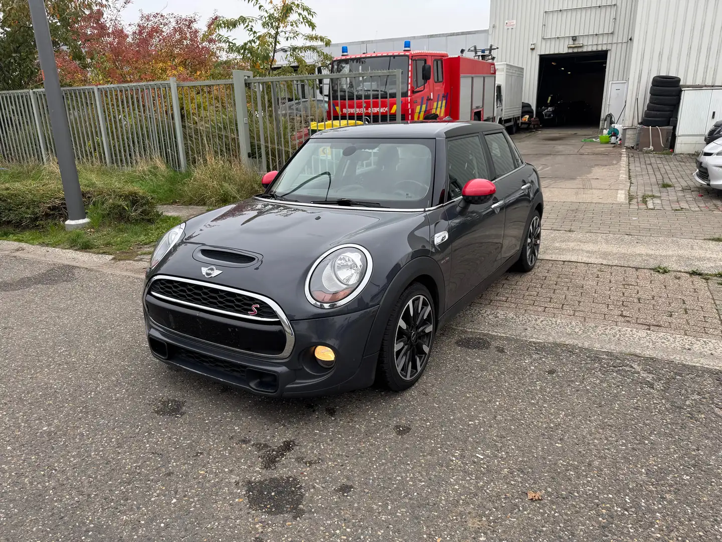 MINI Cooper SD Gris - 1