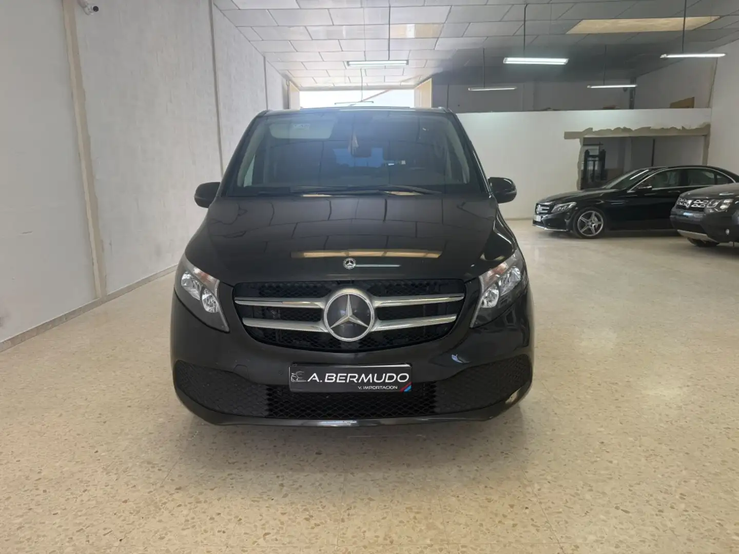 Mercedes-Benz V 220 220d Compacto Avantgarde 7G-Tronic Negro - 2
