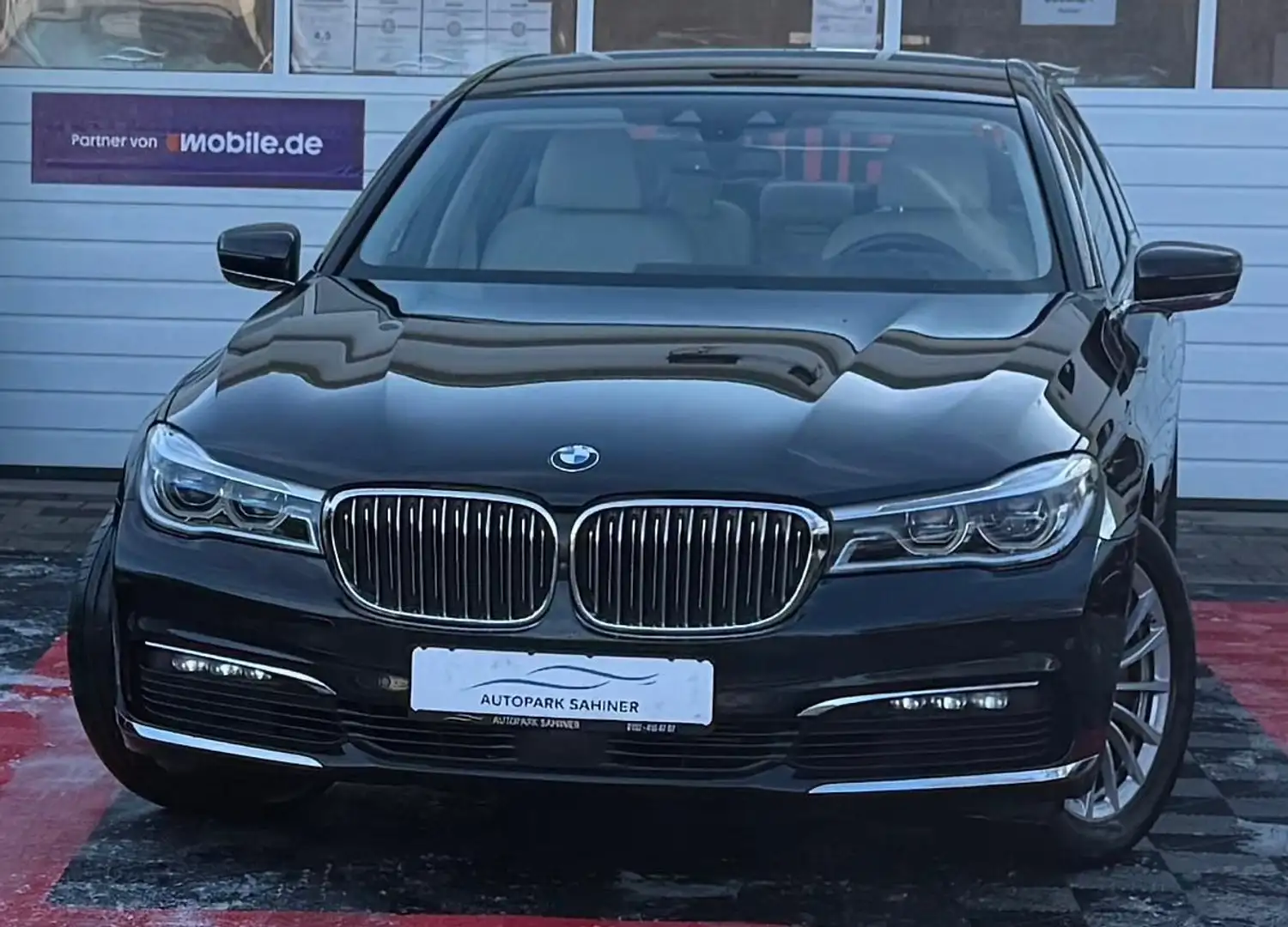 BMW 740 d xDrive*100% VOLL*LUFT*360°KAM*ACC Schwarz - 1