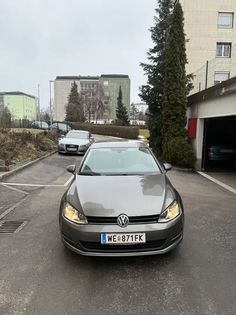 Volkswagen Golf 2.0 TDI BlueMotion Technology DSG Lounge - 2