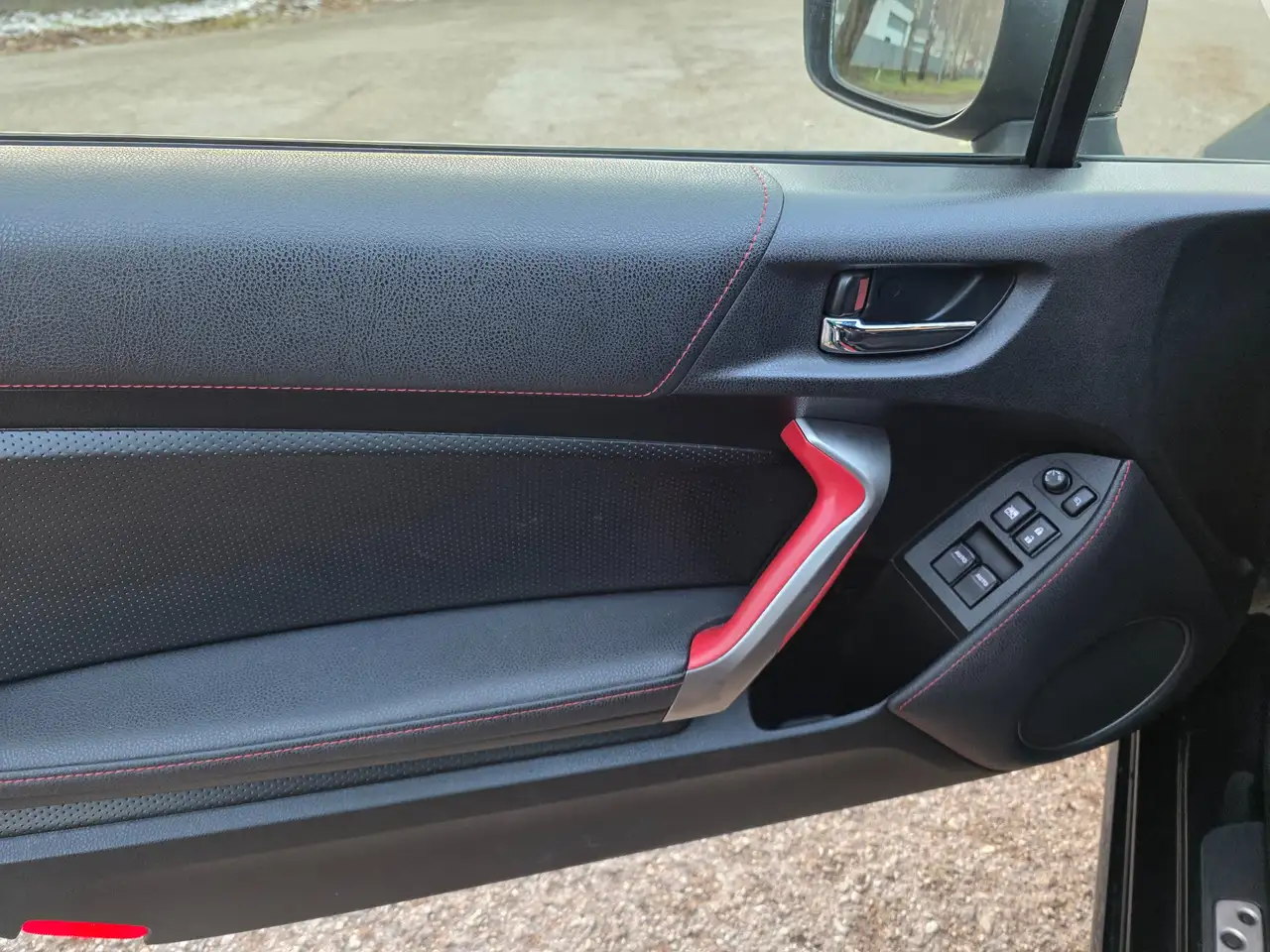 TOYOTA GT86 GT86 2.0 200 ch - BVM - VOLANT CUIR - AERO KIT ORIGINALE TOYOTA