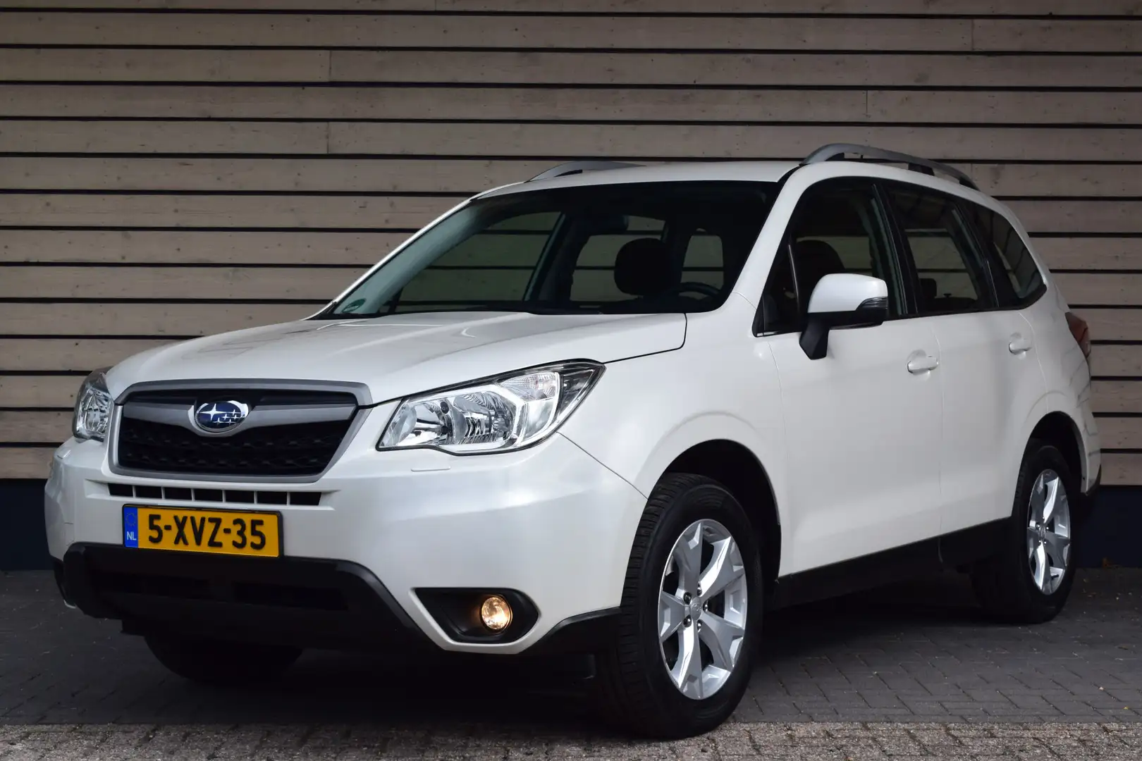 Subaru Forester 2.0 Luxury Wit - 2