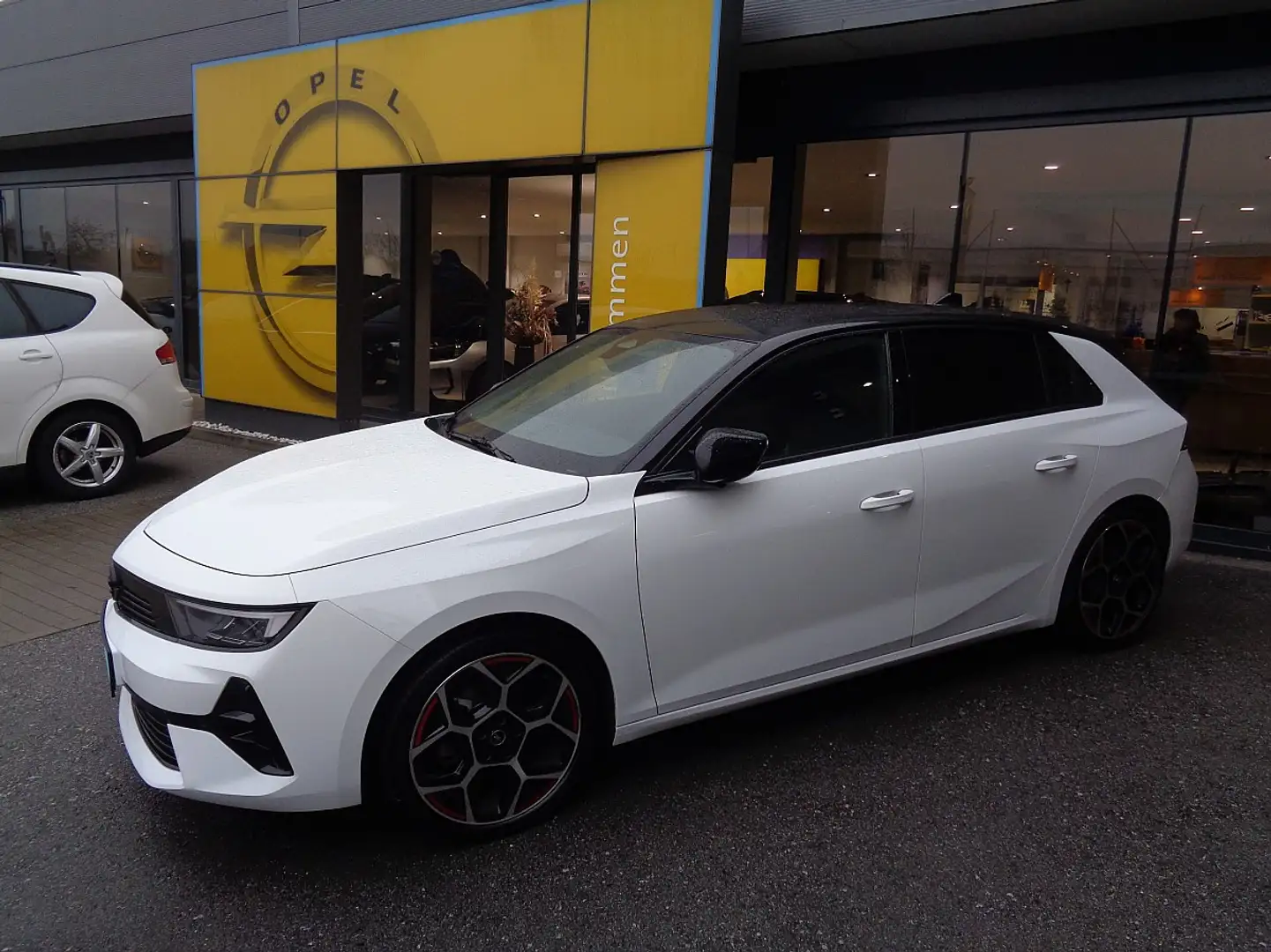 Opel Astra 1,2 Turbo GS Line Weiß - 1