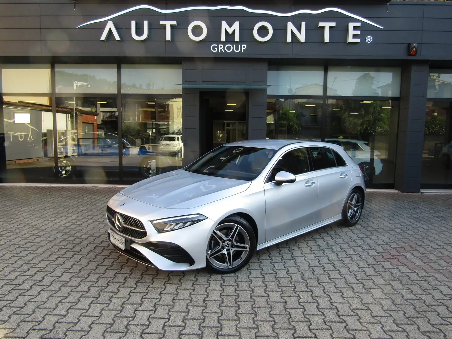 Mercedes-Benz A 200 AMG LINE PREMIUM AUTO 163CV,FULL LED,CARPLAY Argento - 1