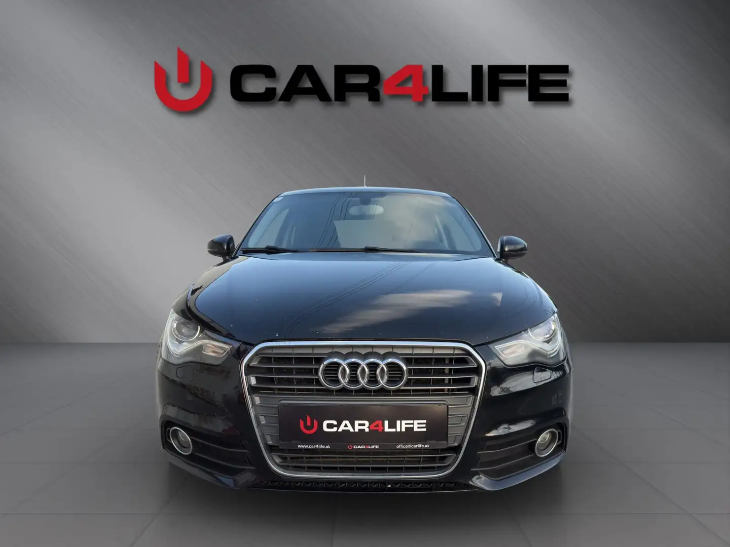 Audi A1 1.6 TDI I Attraction I S-tronic Noir - 2