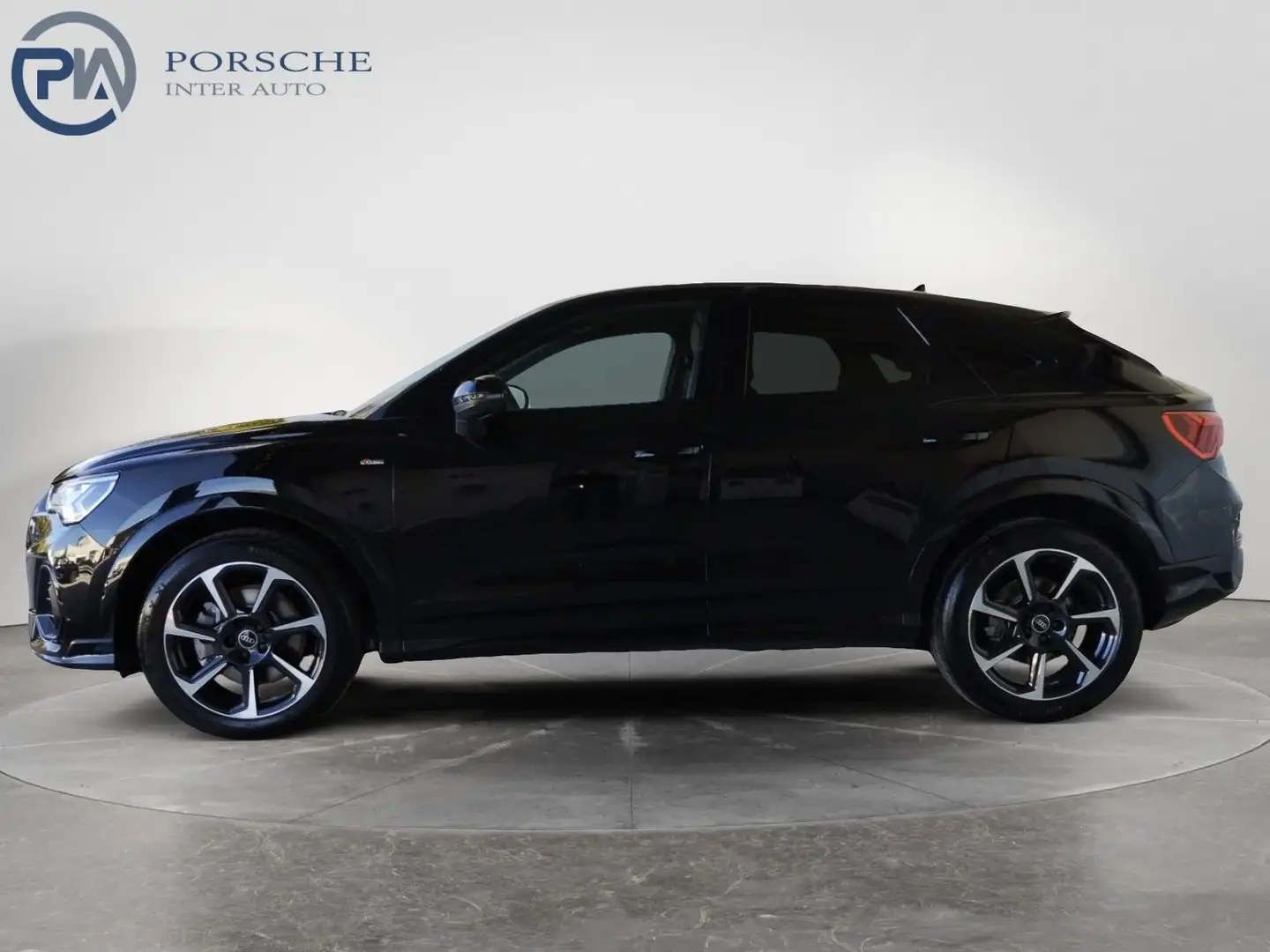 Audi Q3 40 TDI quattro admired Schwarz - 2
