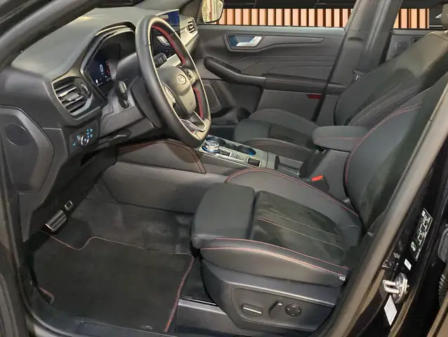 Ford Kuga view 3