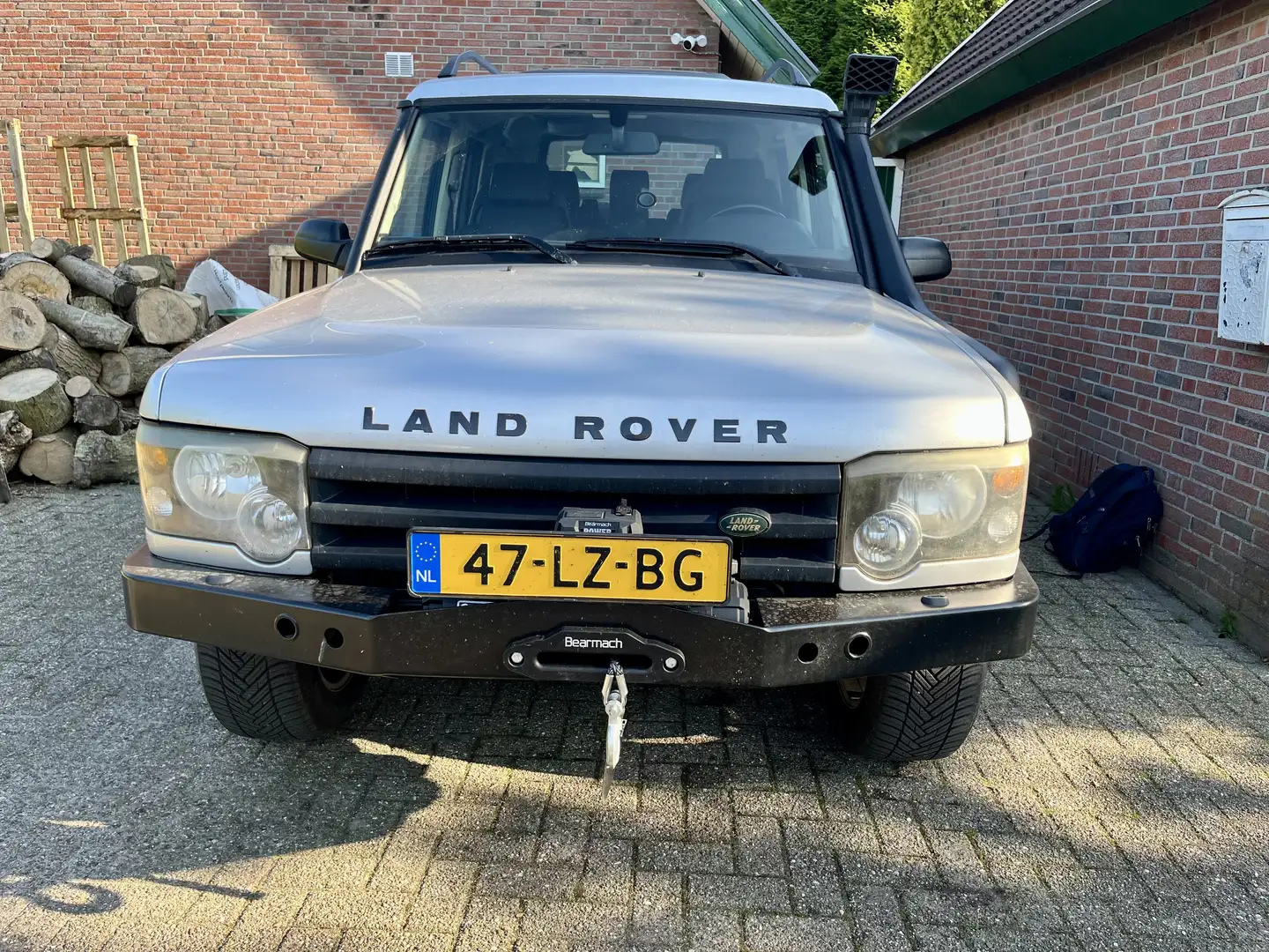 Land Rover Discovery 4.0 V8 HSE Grau - 1