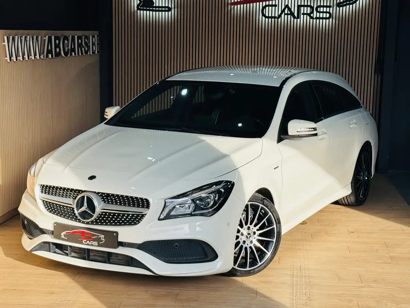 Mercedes-Benz CLA 180 D * PACK AMG ÉDITION * GAR 12 MOIS * Белый - 2