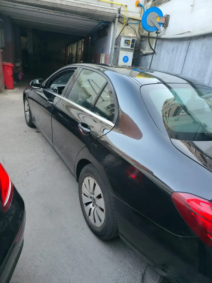 Mercedes-Benz E 200 CDI Classic, foto 4