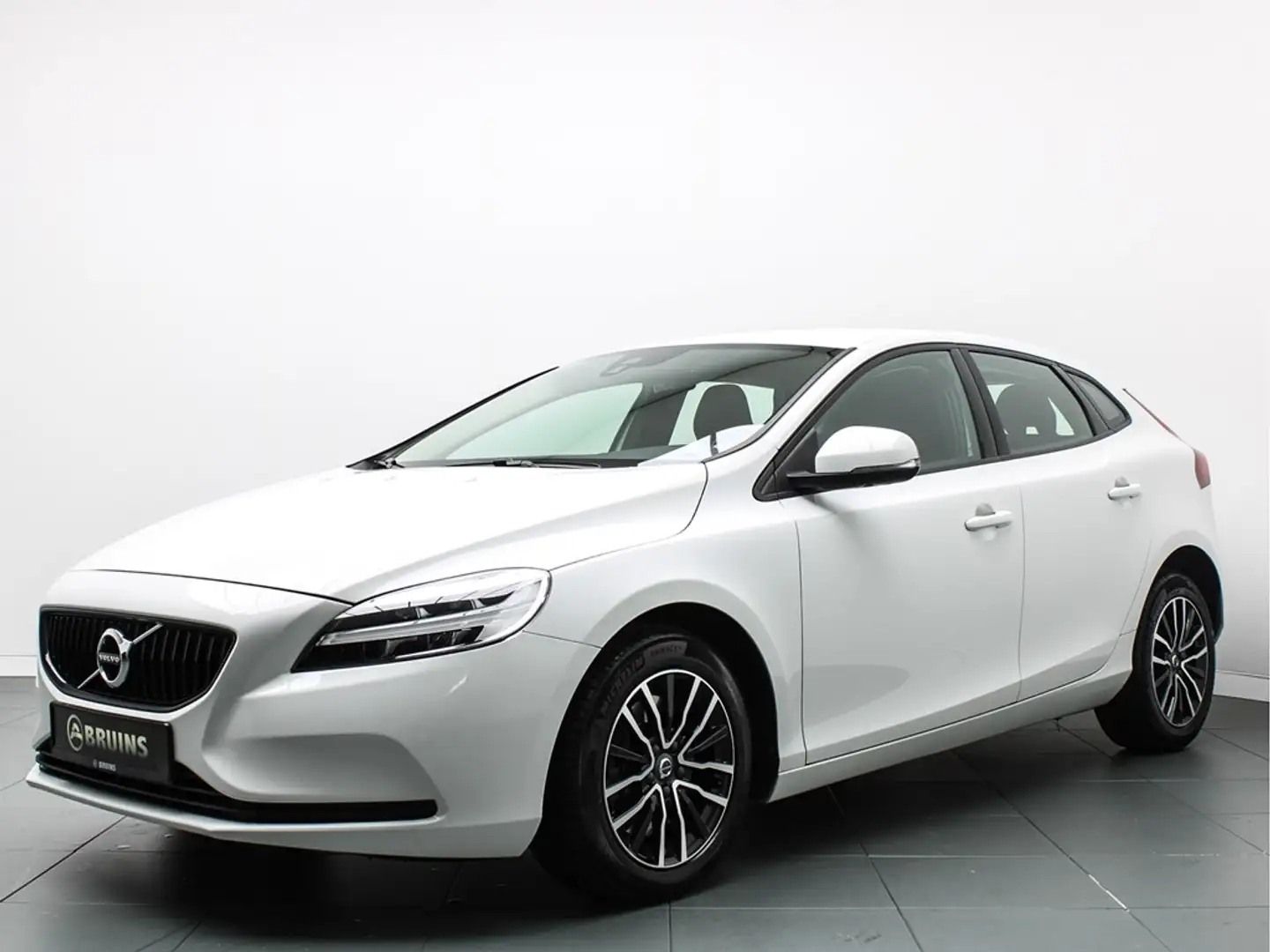 Volvo V40 1.5 T2 Edition+, Geartronic automaat, Stoelverwarm White - 1