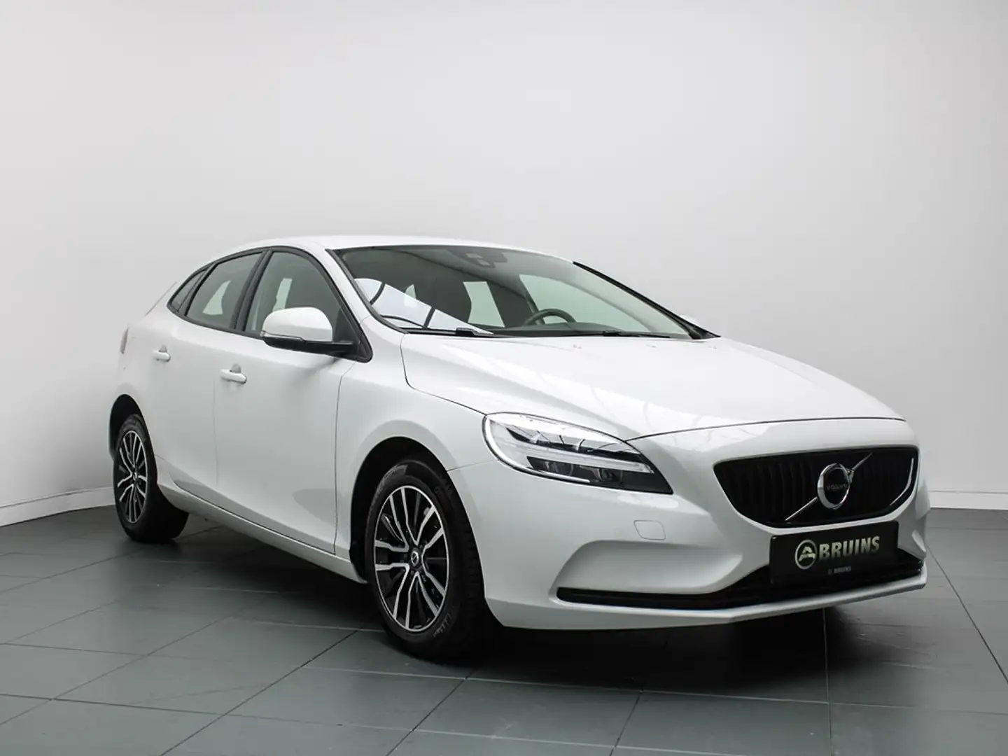 Volvo V40 1.5 T2 Edition+, Geartronic automaat, Stoelverwarm Wit - 2