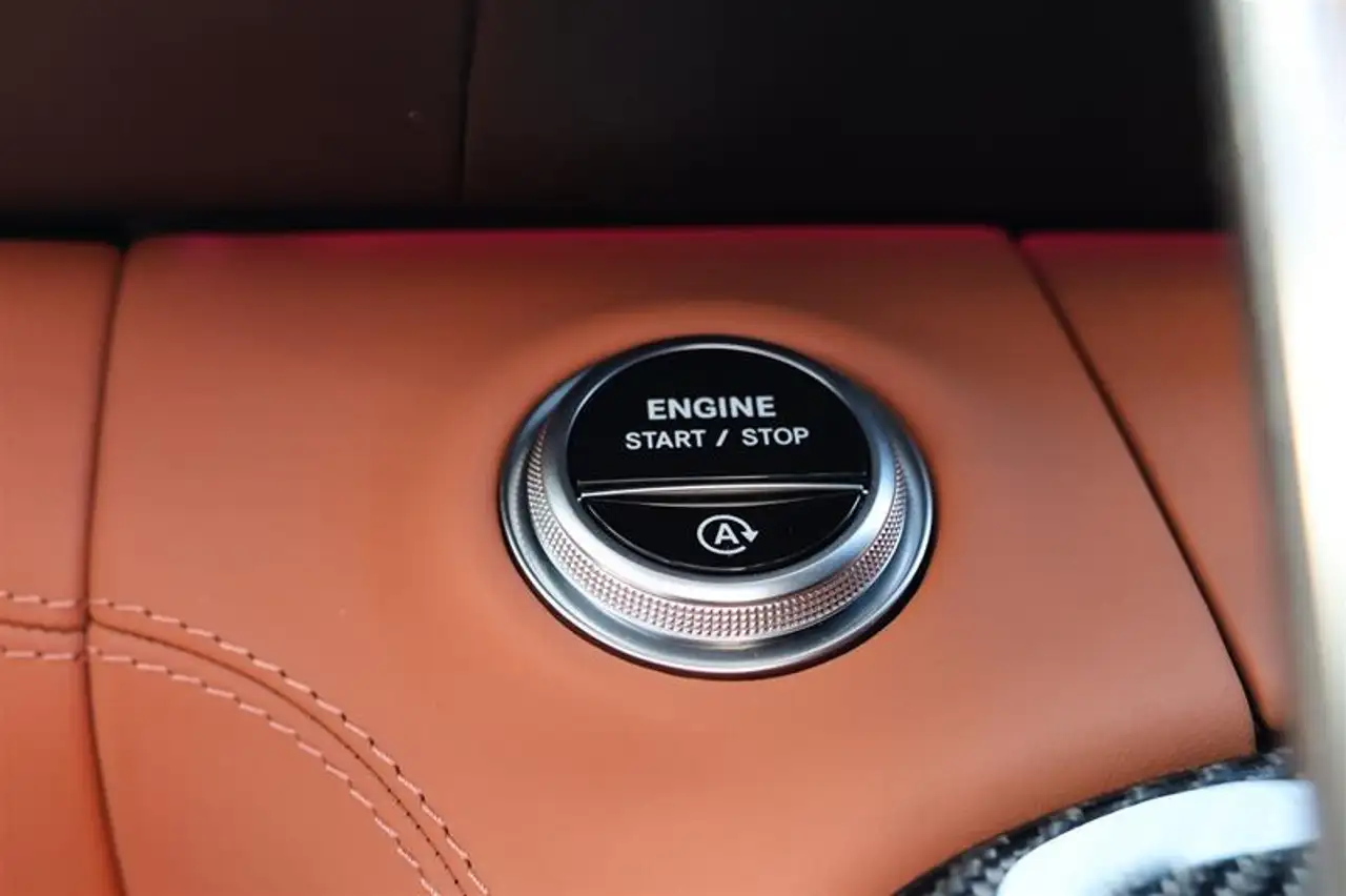 Mercedes-Benz SL снимка Mercedes-Benz SL