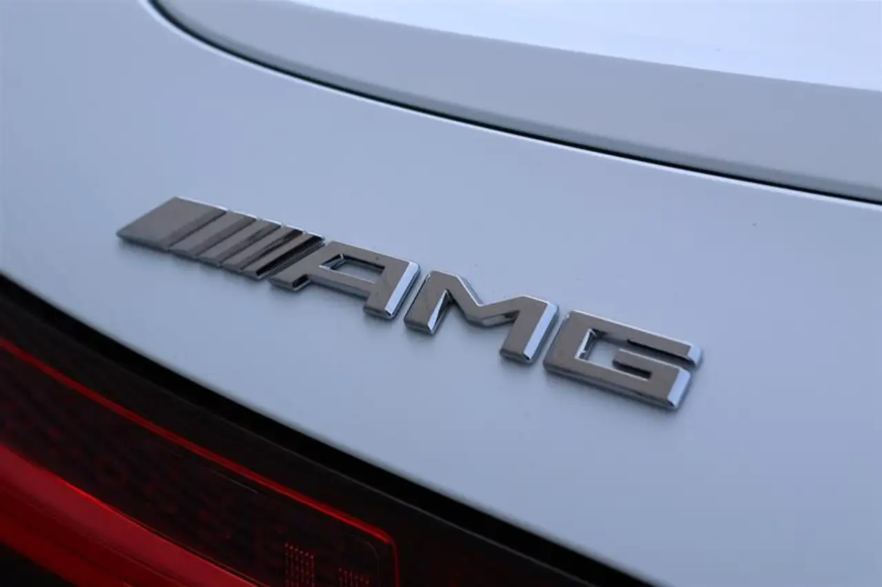 Mercedes-Benz SL снимка Mercedes-Benz SL