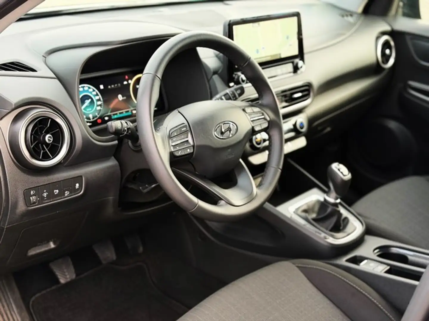 Hyundai KONA 1.6 CRDI 48V Tecno 4x2 Gris - 2
