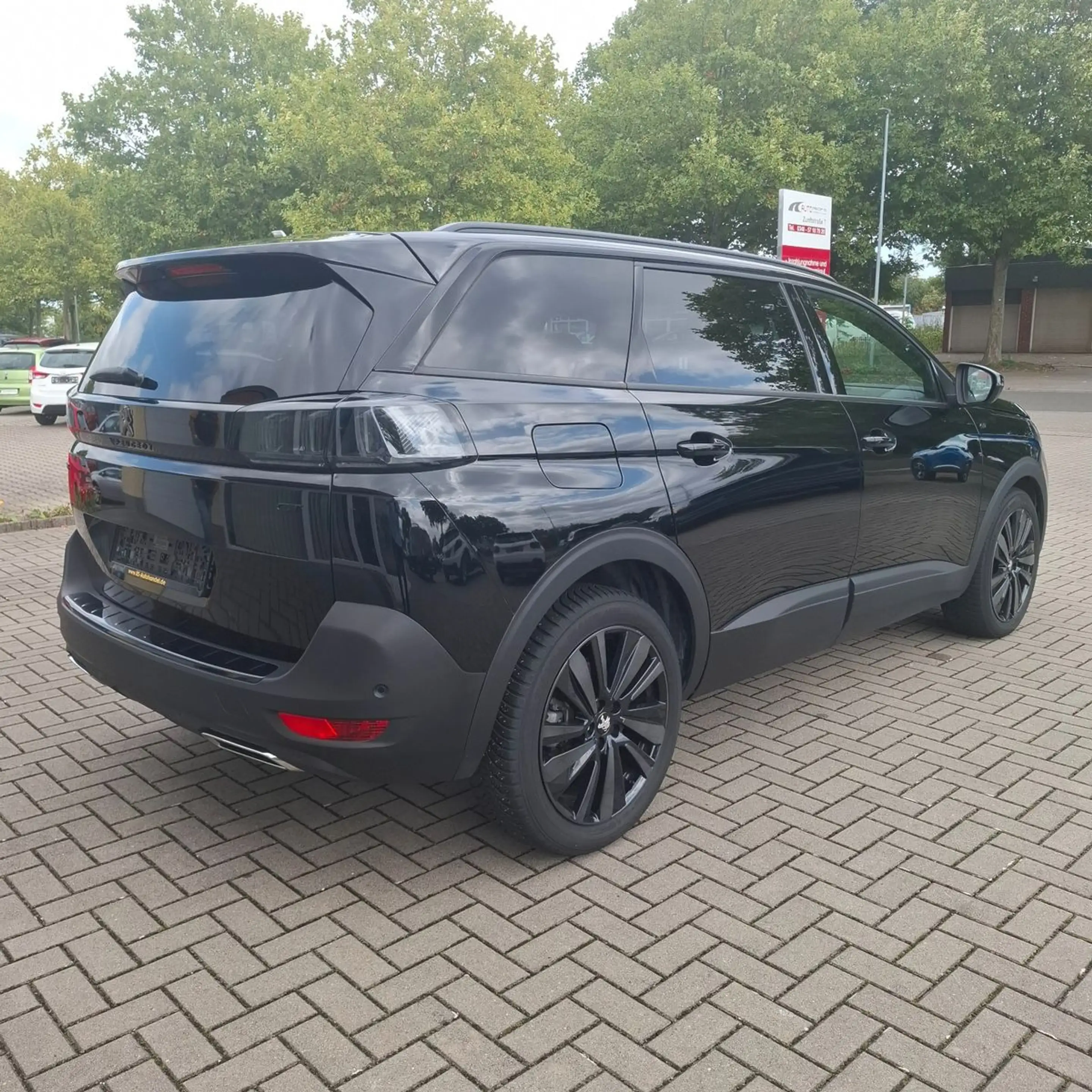 Peugeot 5008 Hybrid 136 GT — photo 6