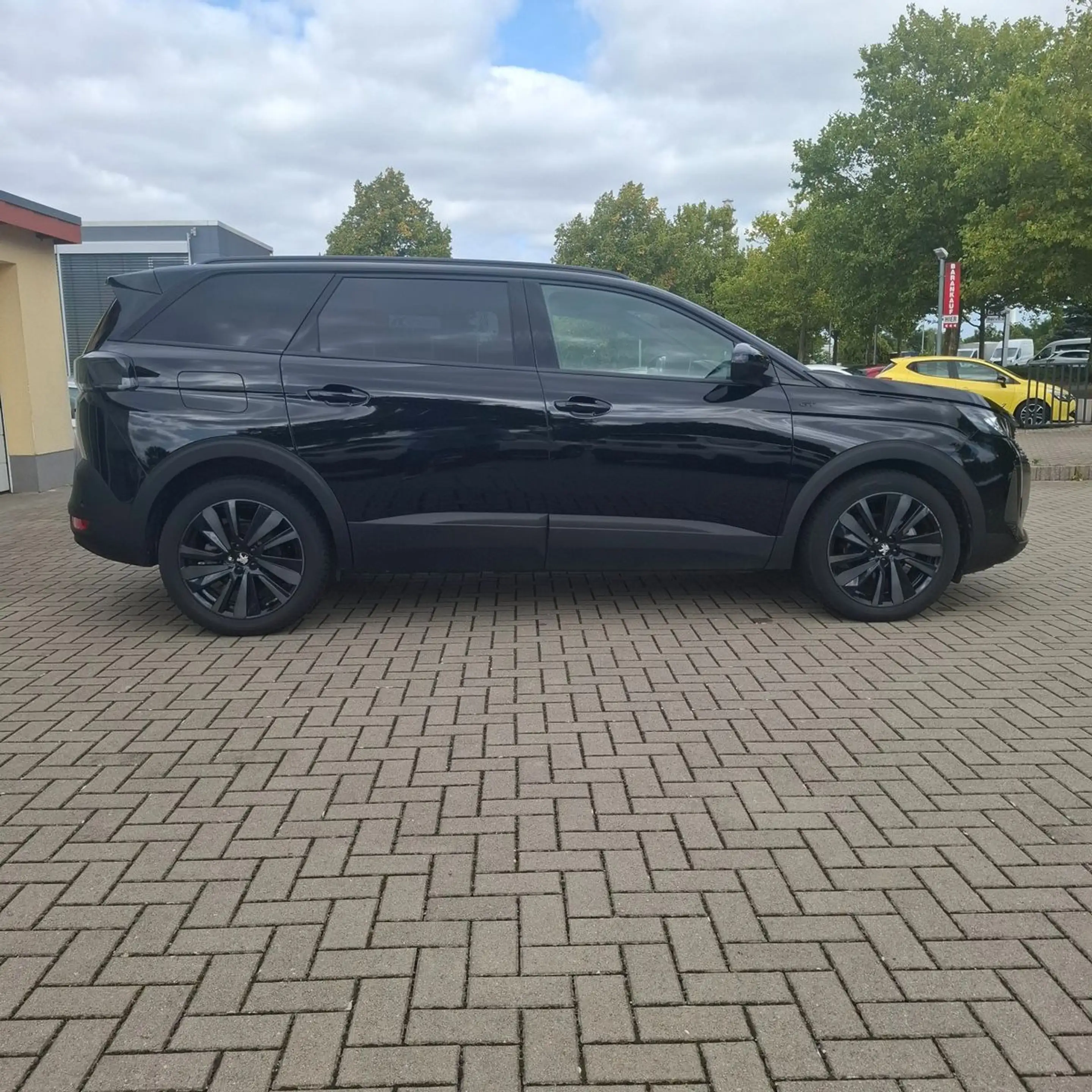 Peugeot 5008 Hybrid 136 GT — photo 7