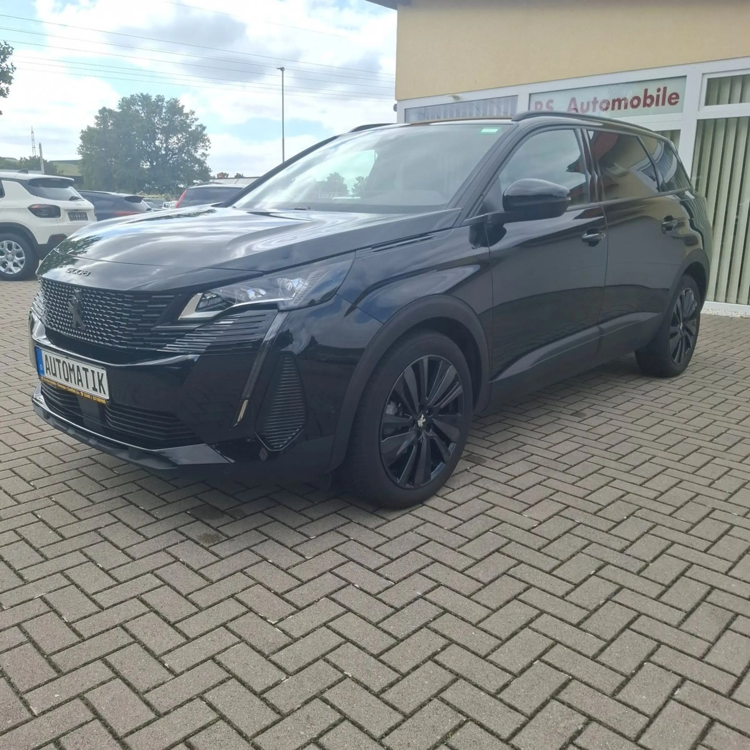 Peugeot 5008 Hybrid 136 GT — photo 2
