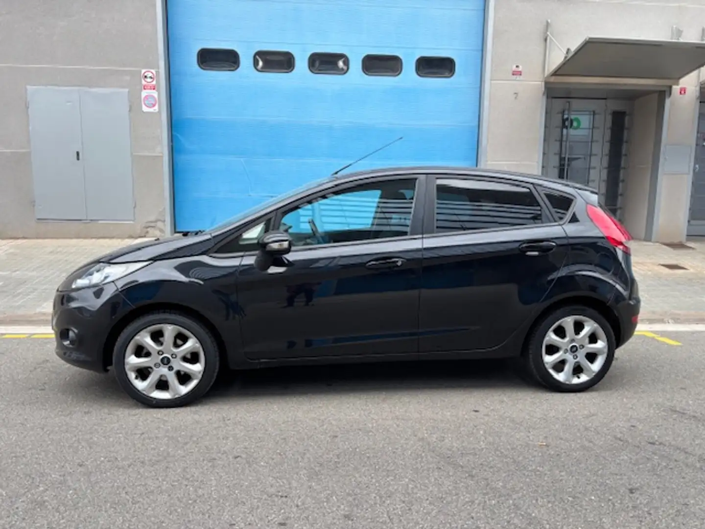 Ford Fiesta 1.6TDCi Sport Negro - 2