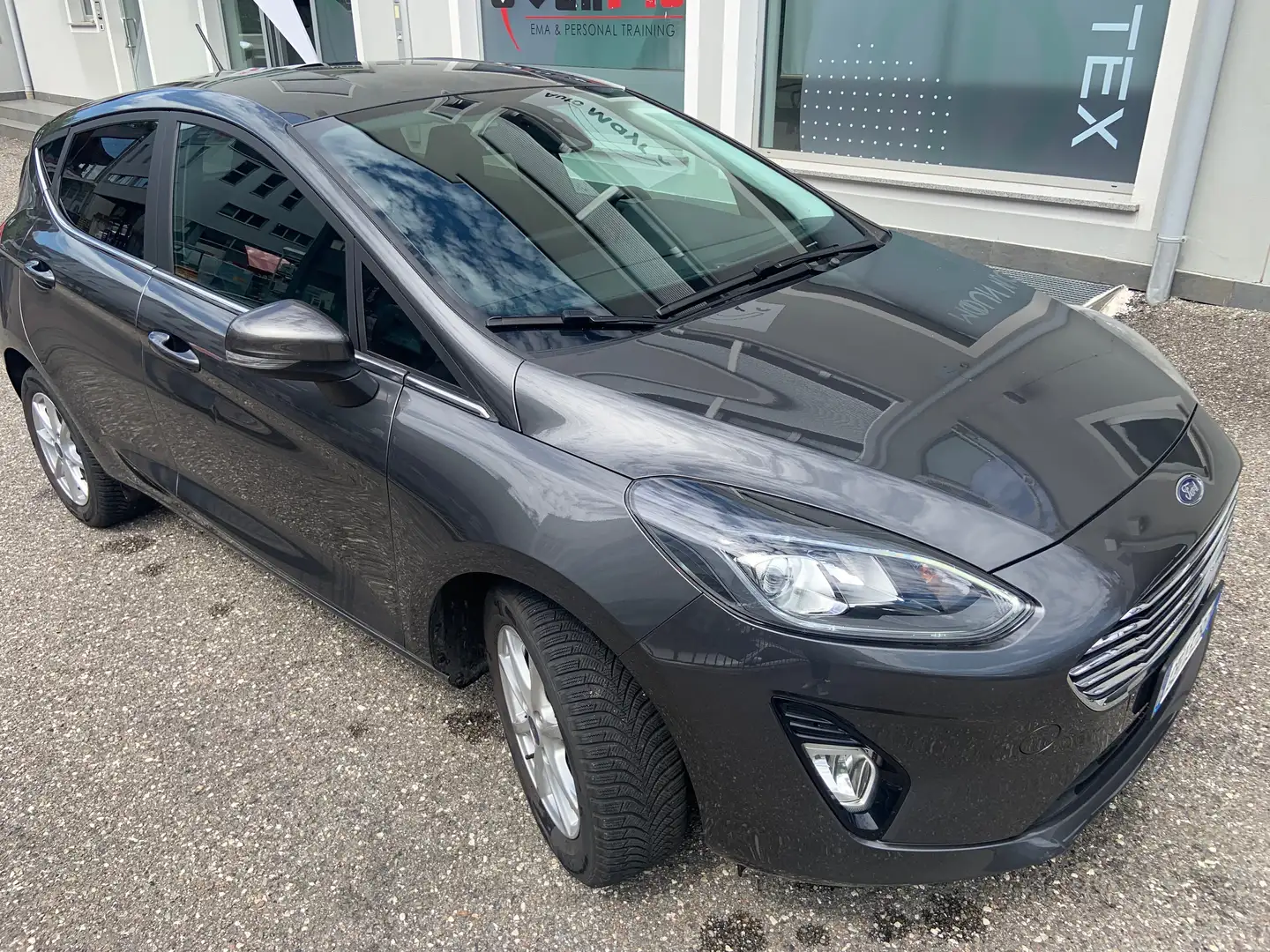 Ford Fiesta Fiesta 5p 1.1 Titanium s Gris - 2
