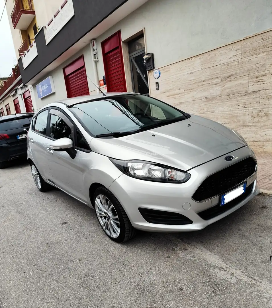 Ford Fiesta Fiesta 1.5 TDCi 75CV 5 porte ST-Line Argento - 1