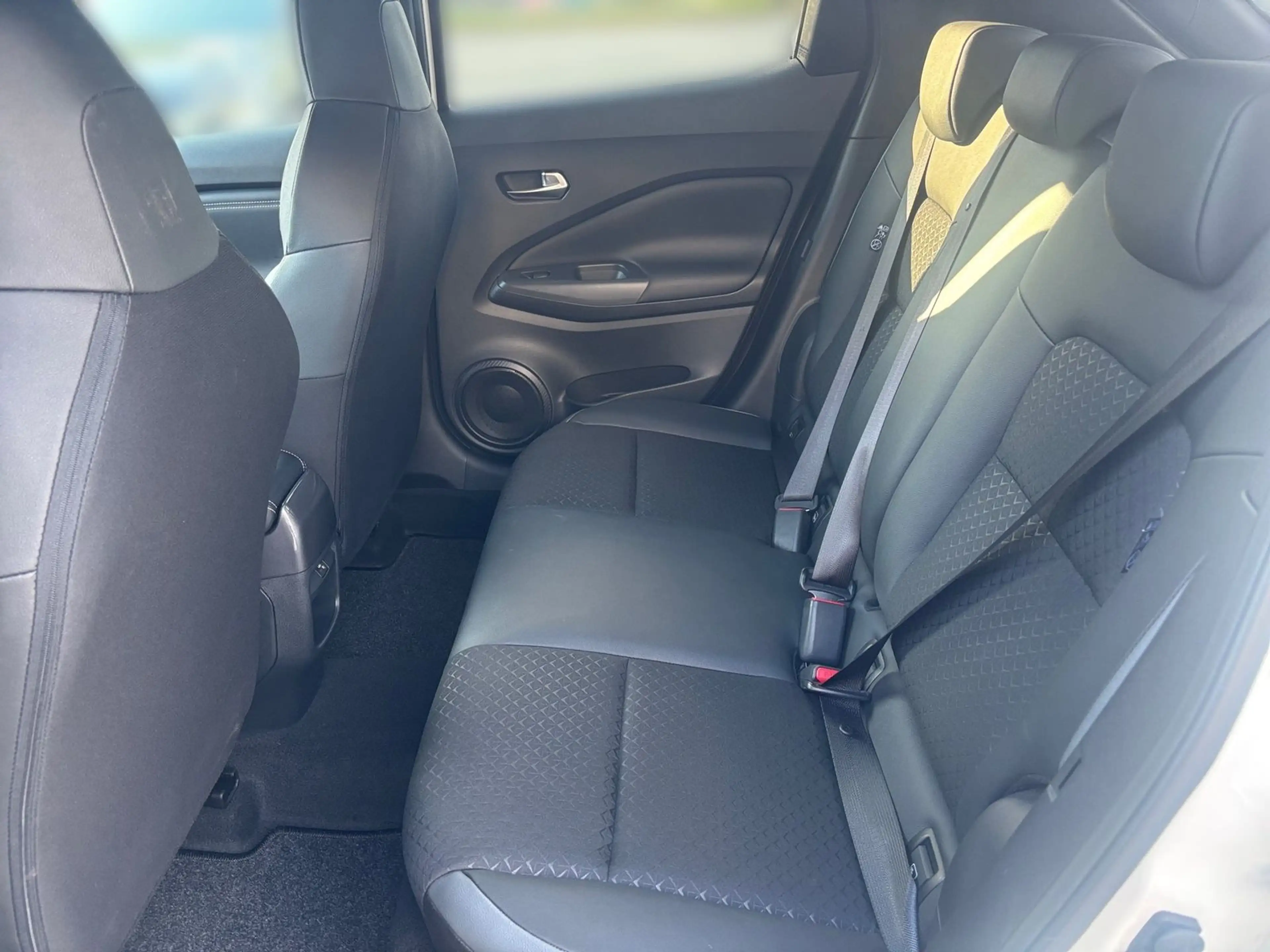 Nissan Juke 1.6 Hybrid 4AMT Automatik N-Connecta — photo 11
