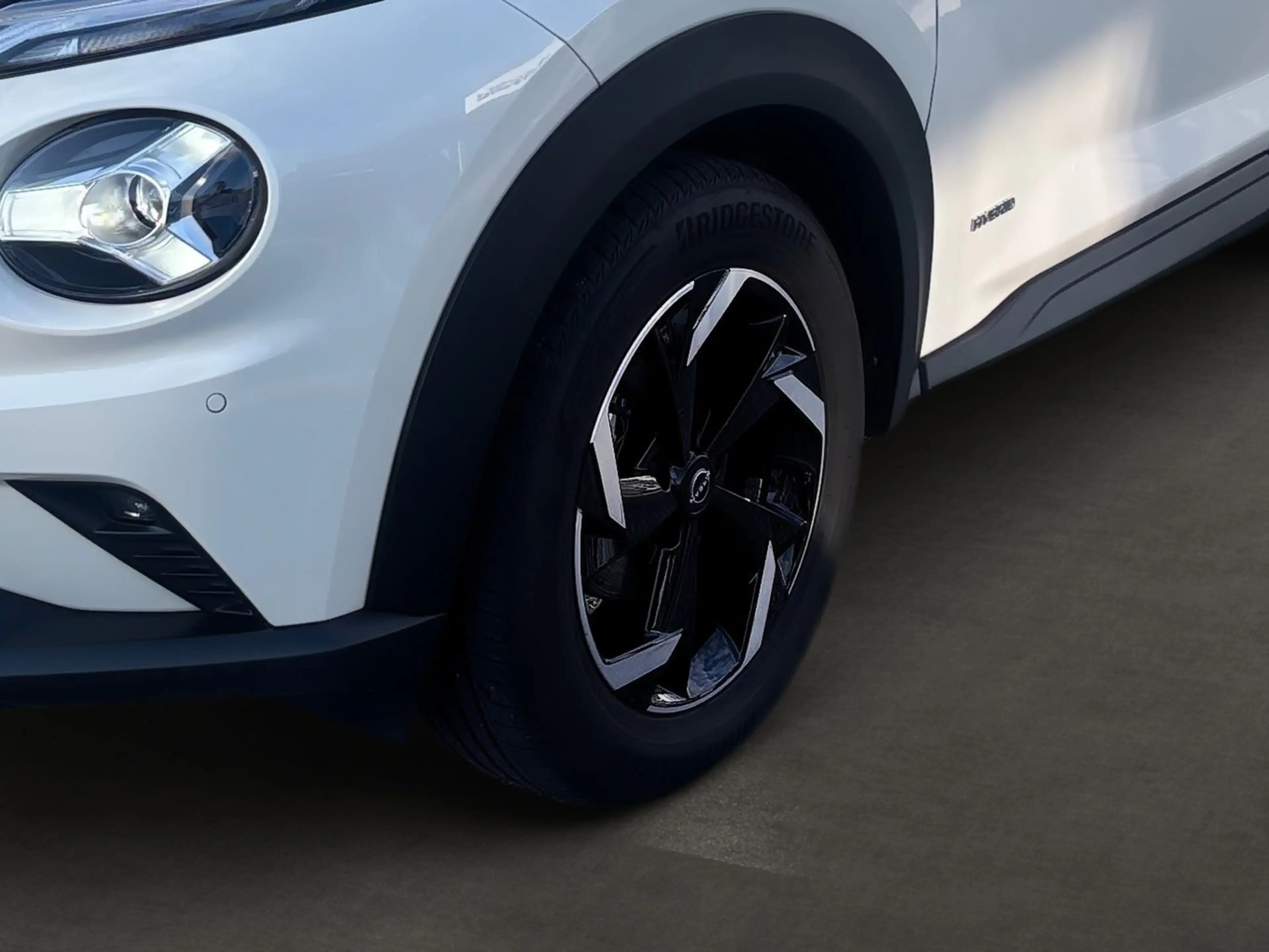 Nissan Juke 1.6 Hybrid 4AMT Automatik N-Connecta — photo 6