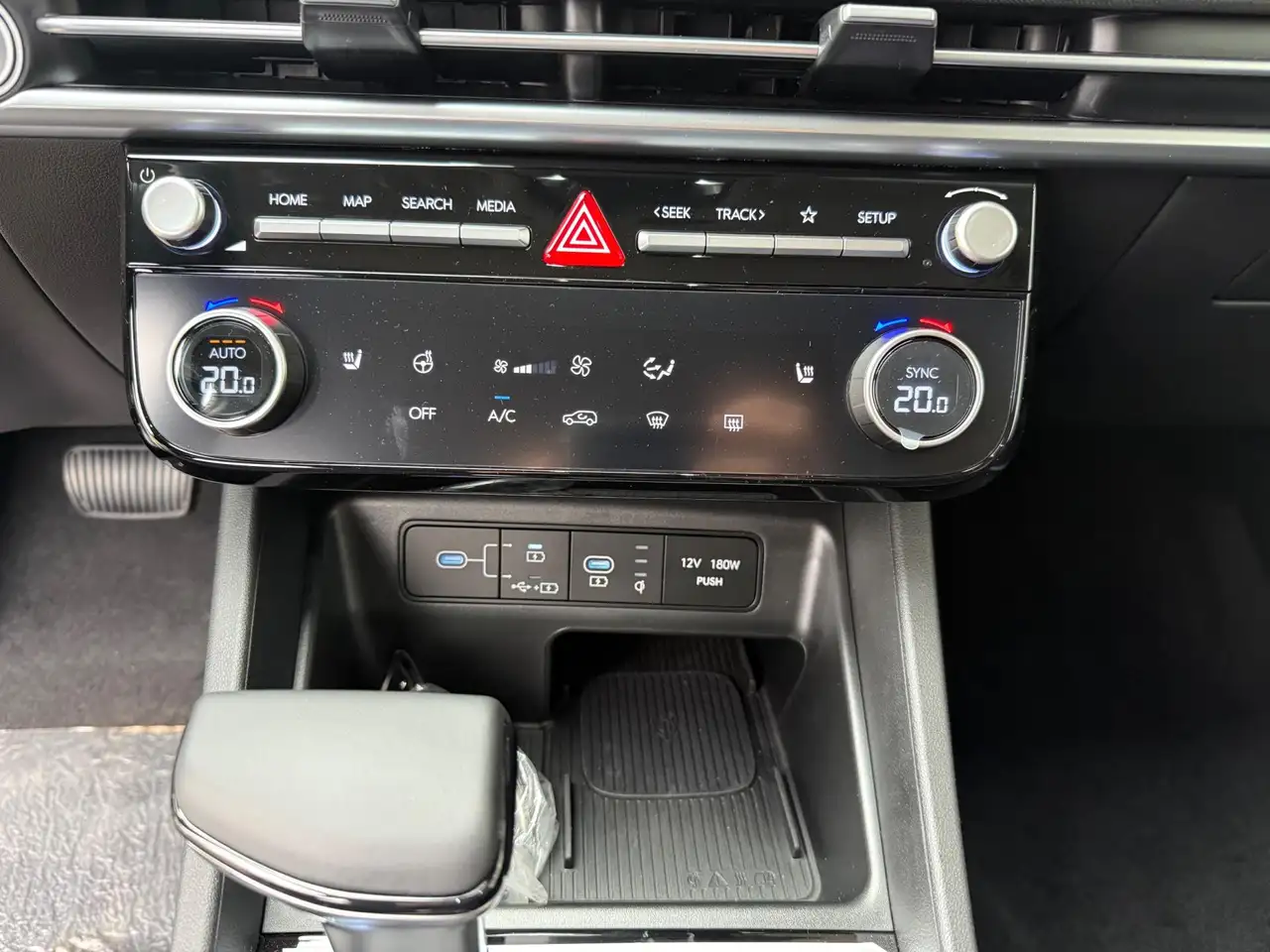 Hyundai TUCSON 1.6 T-GDI MHEV Comfort 161PK / NAVIGATIE / ELEKTRI 12