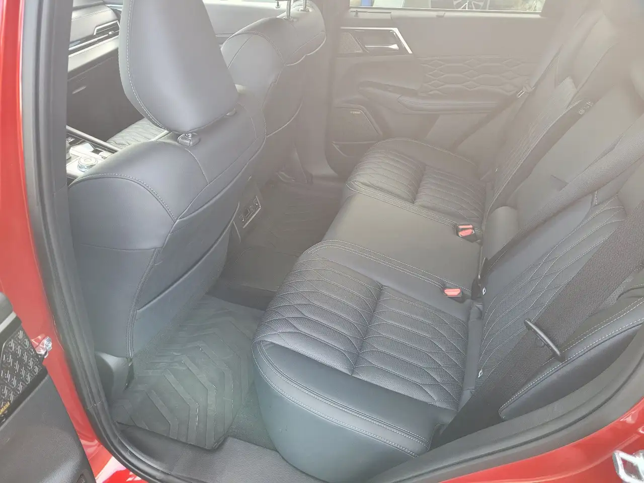 Mitsubishi Outlander 2025 — фото 12