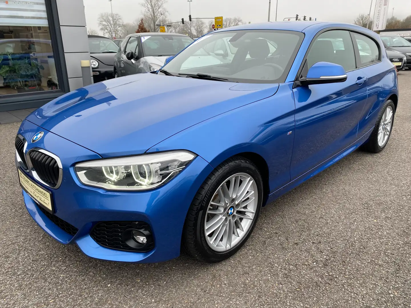 BMW 118 i M Sport LED Navi Shadow Sportsitze Einparkhilfe Blau - 1