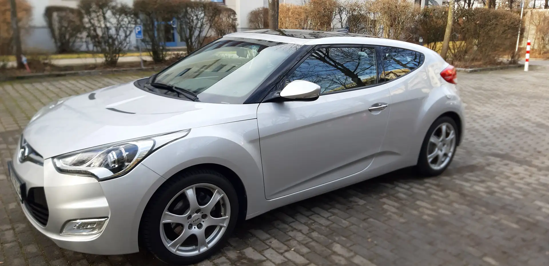 Hyundai VELOSTER Premium mit Panorama Schiebedach, Vollausstattung Срібний - 1