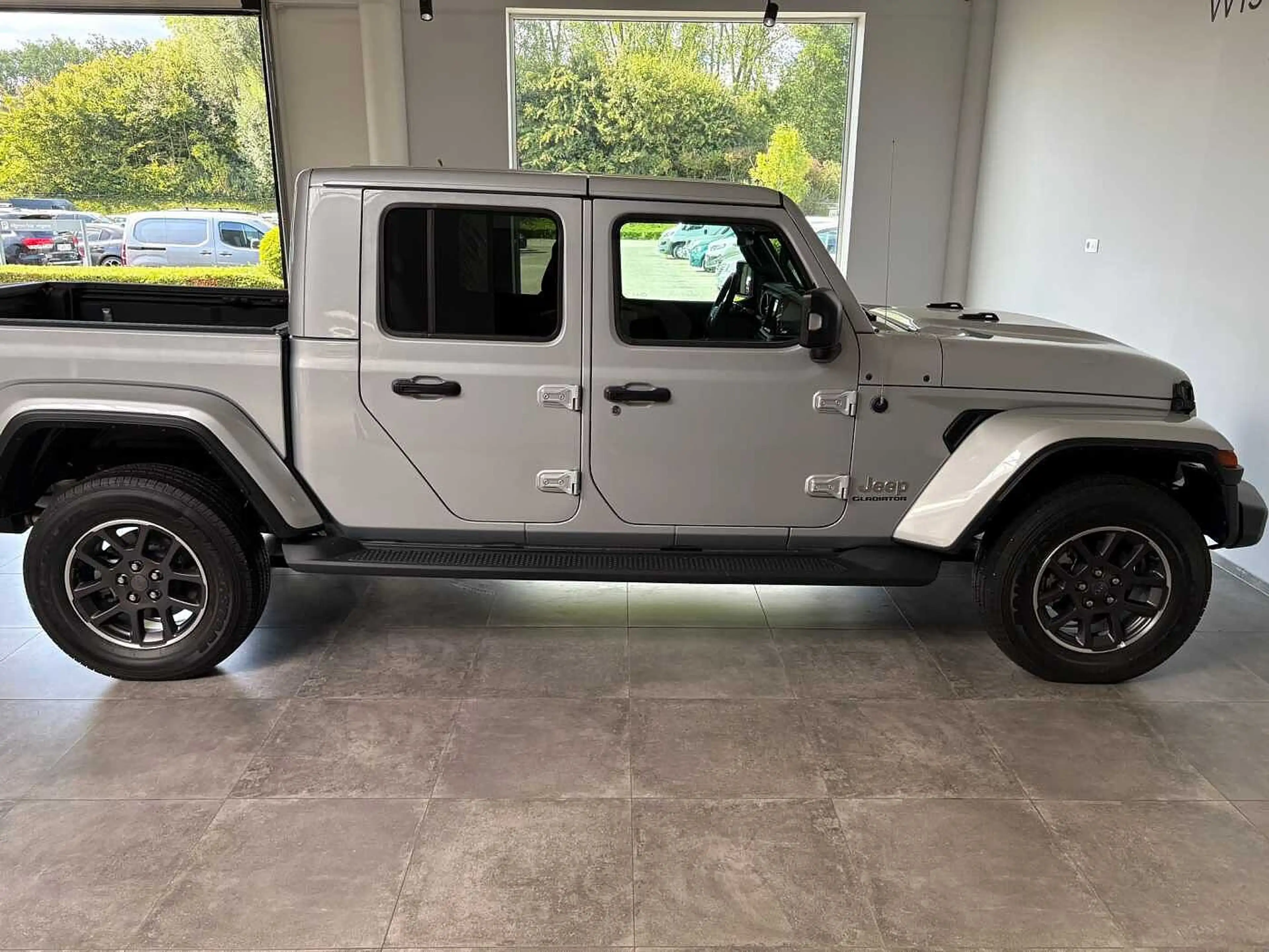 Jeep Gladiator CRD L VRACHT € 57.769 + BTW 3.0 V6 4WD ATX Overlan — photo 4
