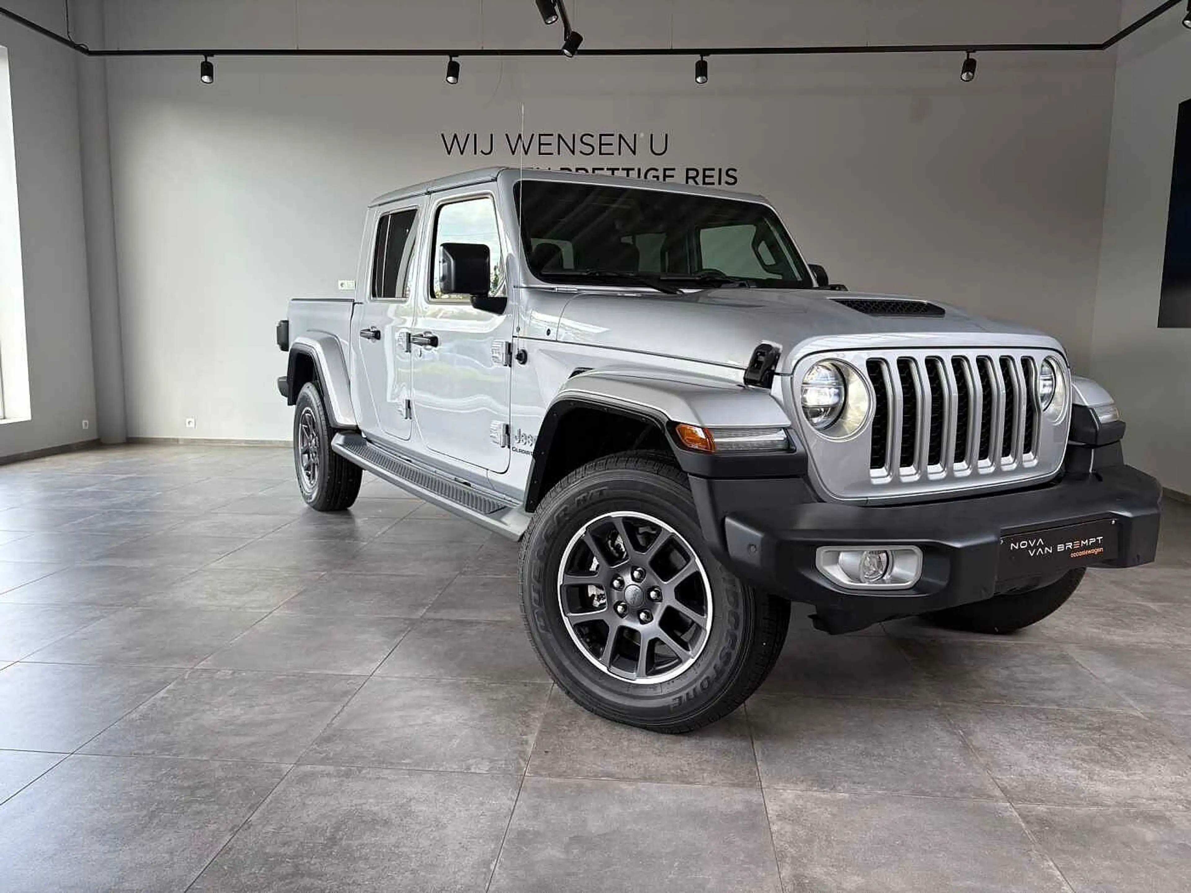 Jeep Gladiator CRD L VRACHT € 57.769 + BTW 3.0 V6 4WD ATX Overlan — photo 3