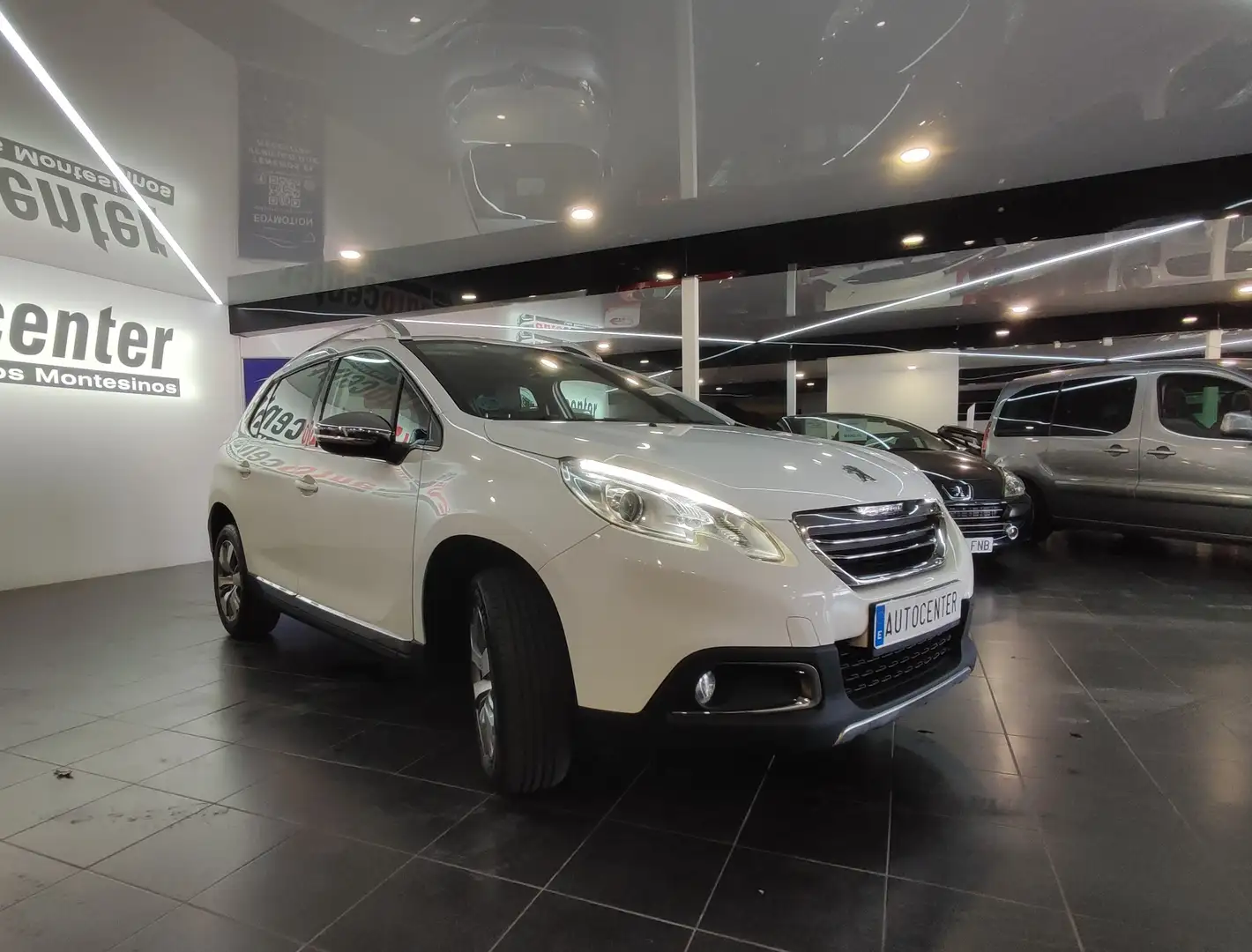 Peugeot 2008 Active 1.2 VTi 82 Blanco - 2